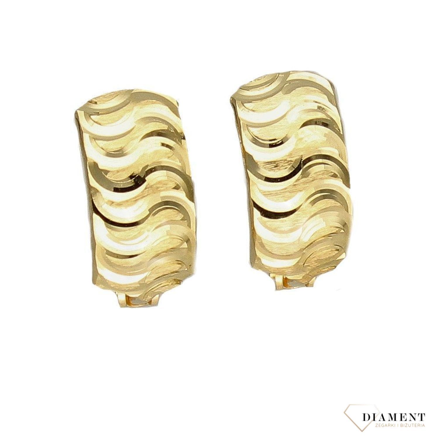 Złote kolczyki 585 grawerowane KL 1637B 585.jpg